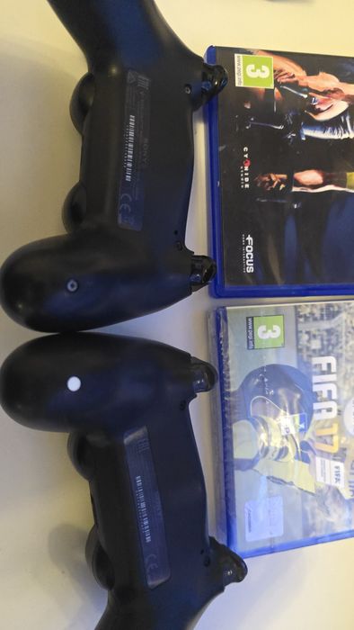 PlayStation 4 +doua manete