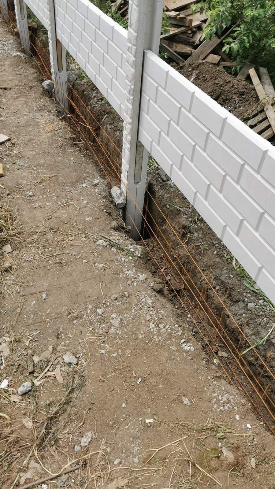 Garduri placi stâlpi din beton comprimat model Travertin