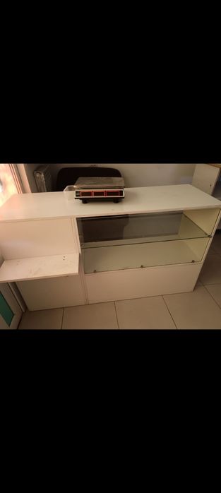 Магазинный потставка