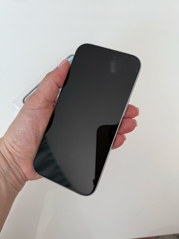 Iphone 15 син 128 GB