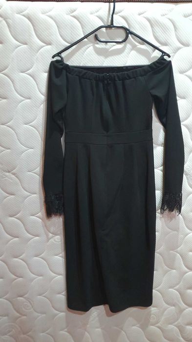 Rochie neagra S dantela