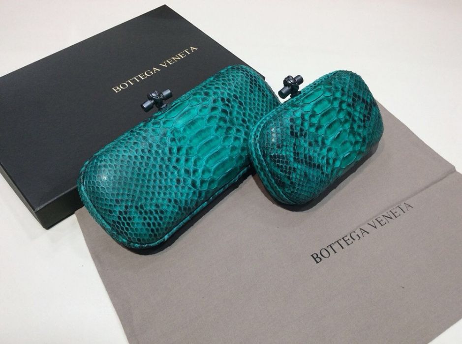 Geanta/clutch Bottega Veneta/piele naturală 100%/cutie săculeț