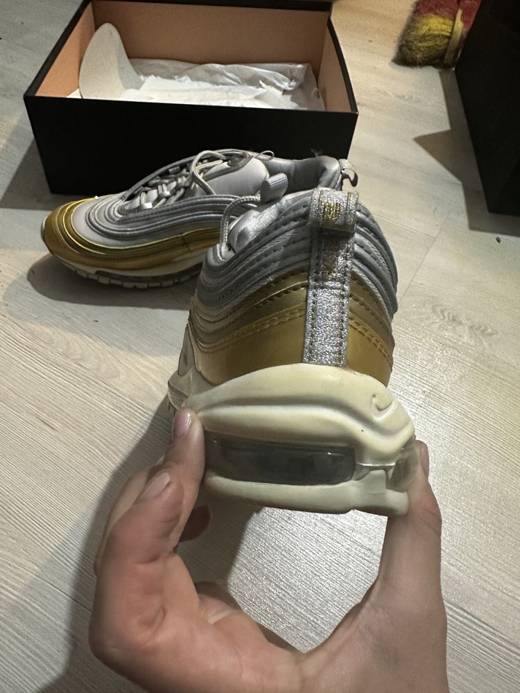 Nike airmax 97 metallic gold