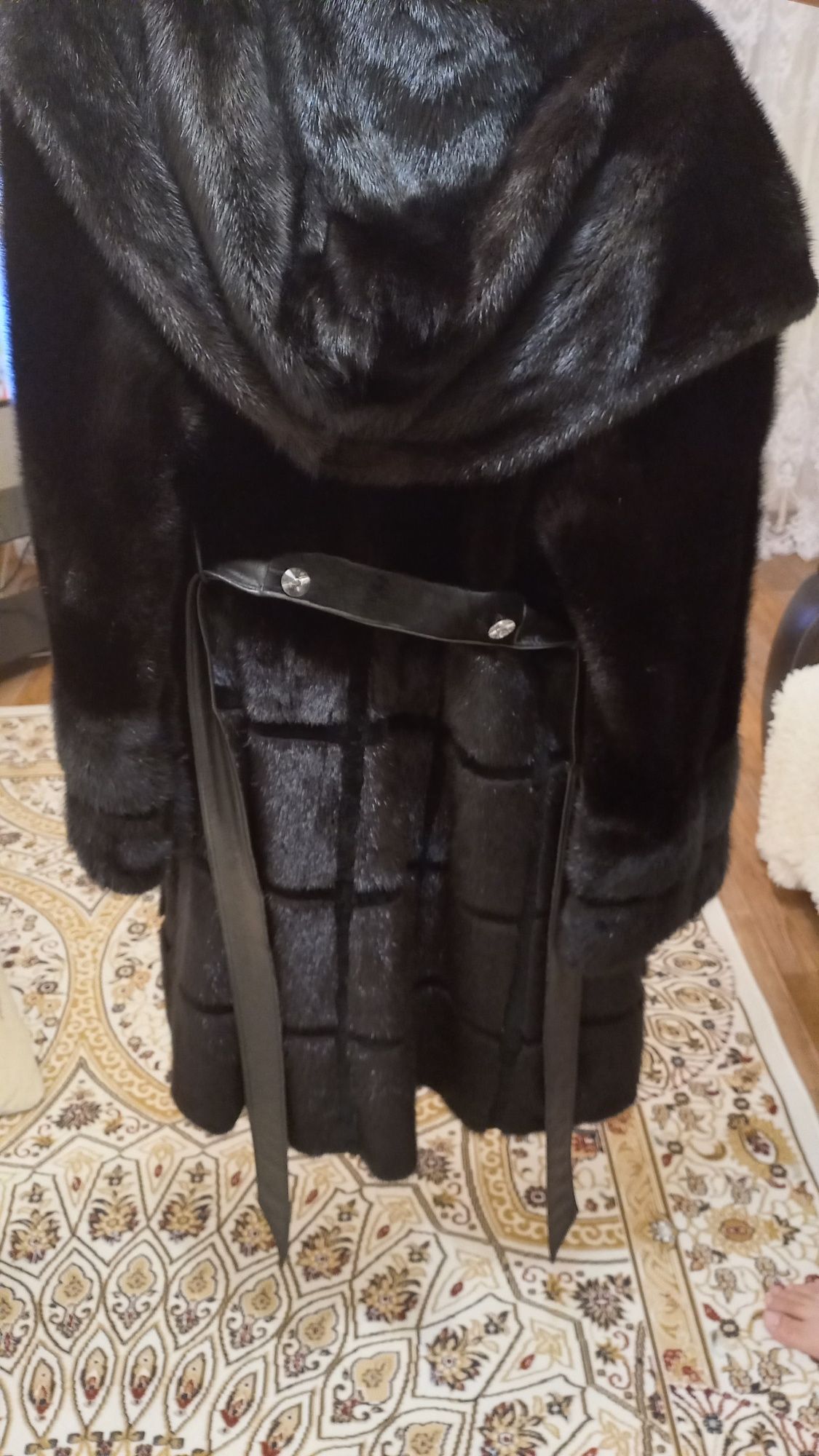 Продам шубу норковую