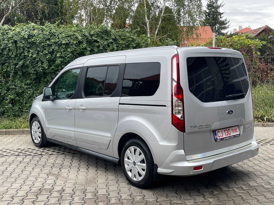 Ford Tourneo Connect Maxi Titanium