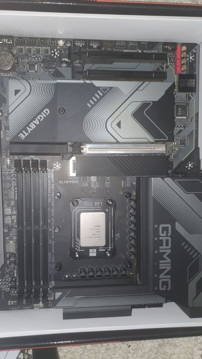 I9 13900kf  placa de baza gigabyte z790 x ax. + garanție pc garage