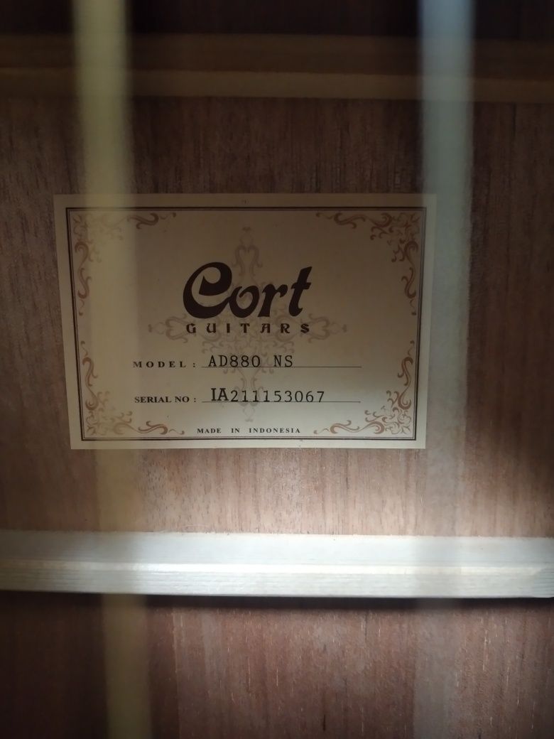 Гитара Cort AD-880,бағасы 65000,саудасы бар