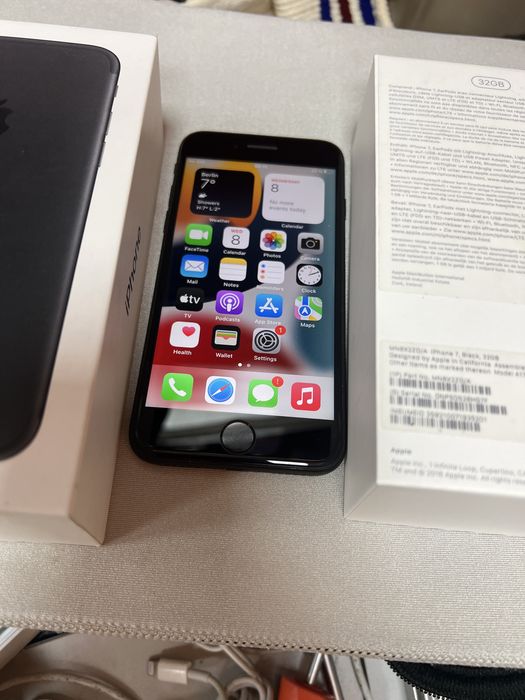 Iphone 7 32гб като чисто нов пълен комплект