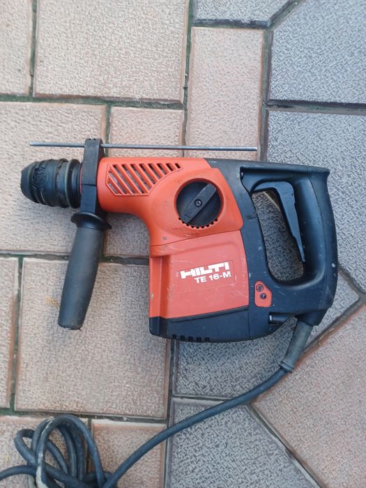 Rotopercutor HILTI TE 16 M , ca și noua cu toate funcțiile  pe ea