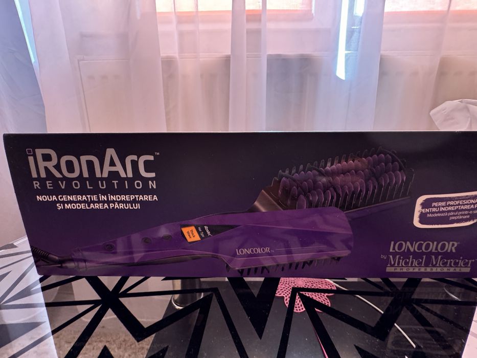 Perie par IRonArc pentru indrepatat si coafat