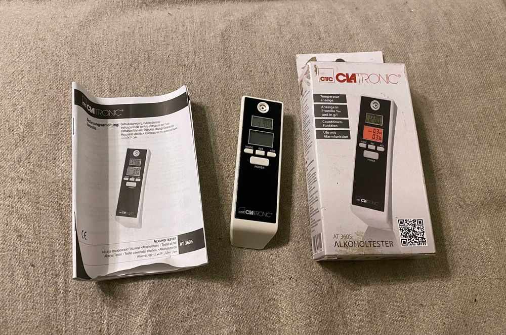 Alcooltester Clatronic AT 3605 digital cu afișaj iluminat roșu