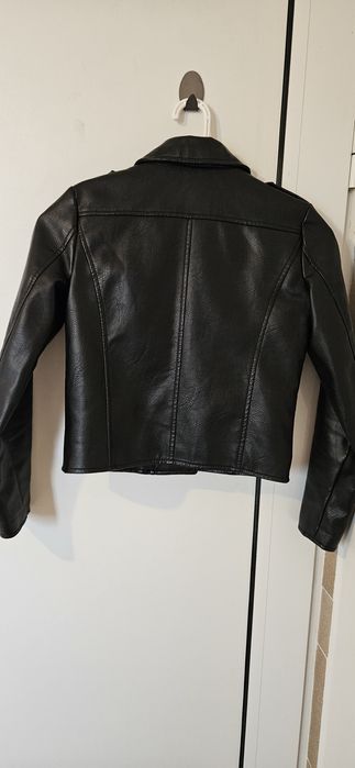 Кожено яке за момиче