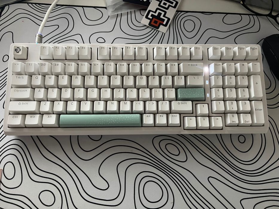 Tastatură gaming QwertyKey Salt V2 RGB Hotswap