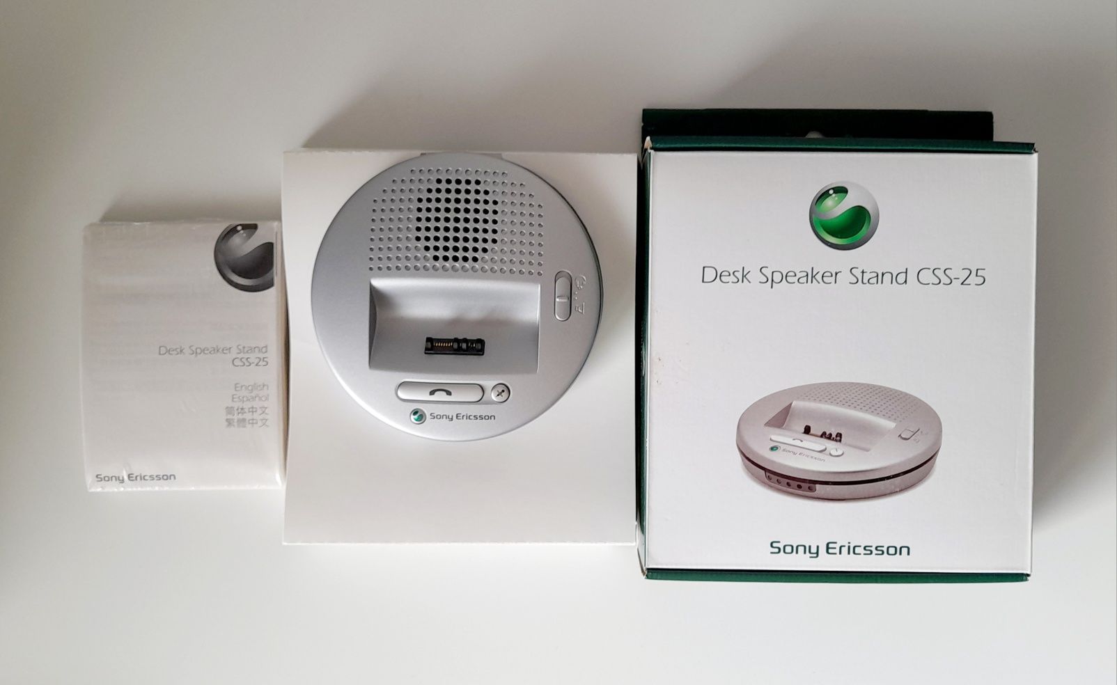 Dock Sony Ericsson. Nou. Poze reale.