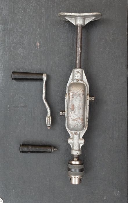 Ручная дрель.Патрон для сверлильный станка