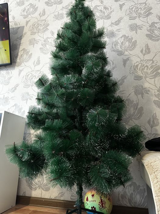Продам елку 1.8м