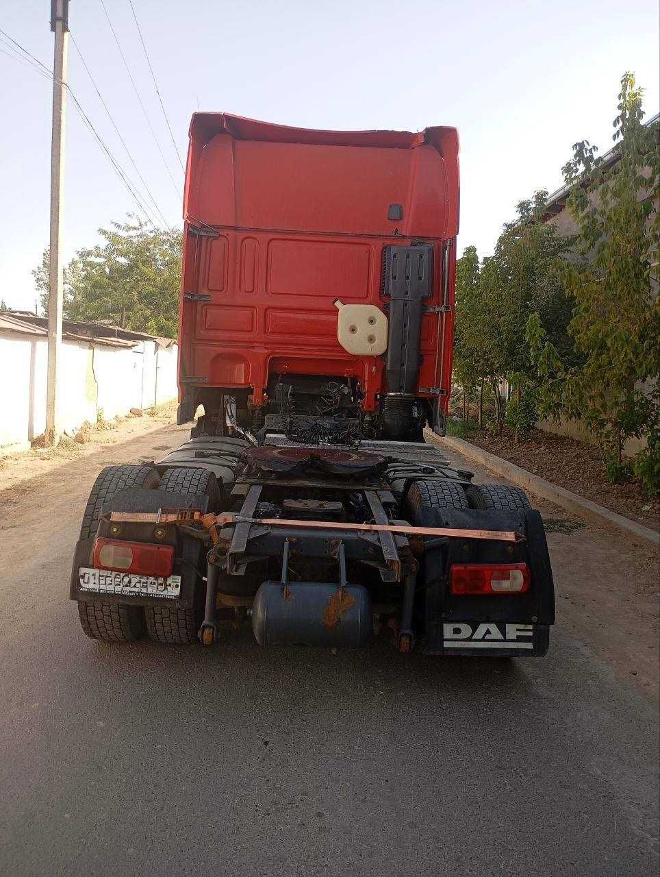 Продается тягач DAF XF 460 Евро 5, 2013 г. , Мега Высокая кабина.