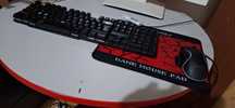 Vând pc gaming plus 2 jocuri