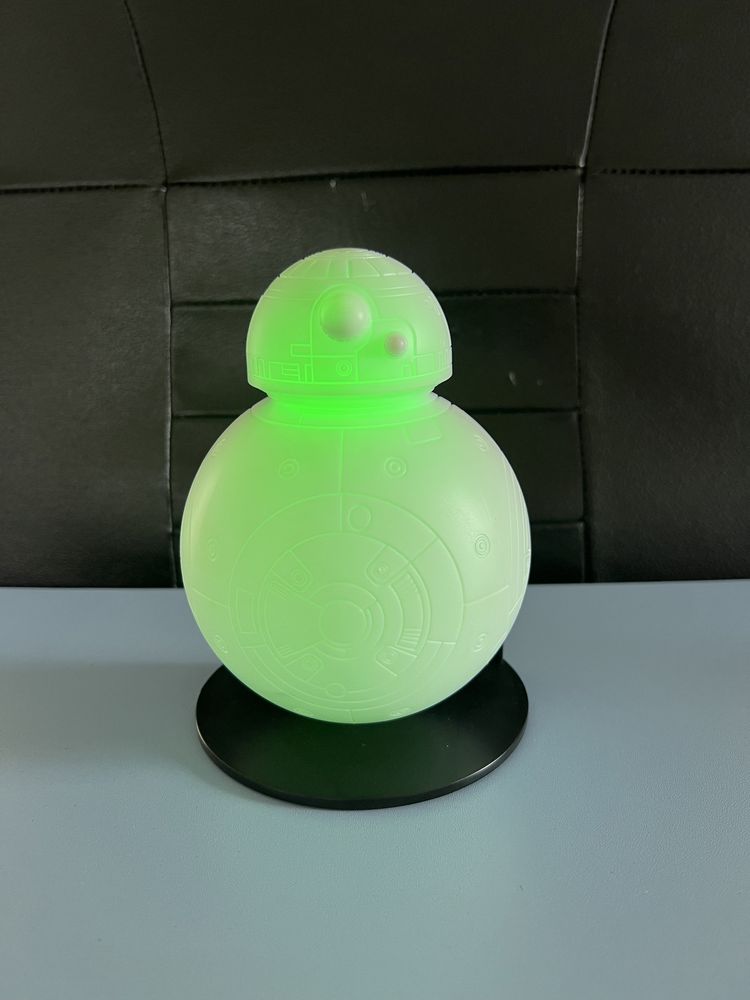 Лампа с формата на BB-8 от Междузвездни войни