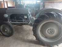 Tractor Ferguson pe benzina
