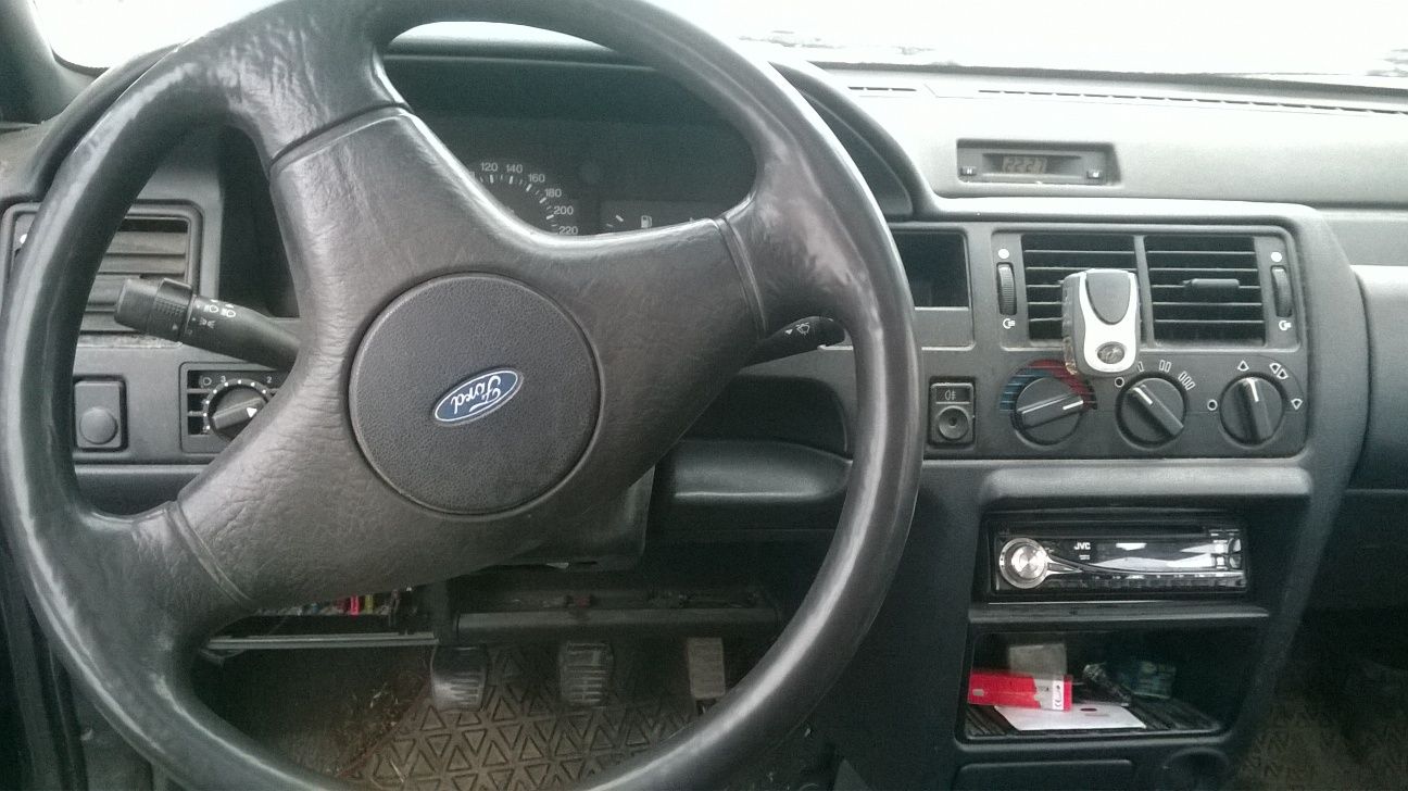 Ford Escort 1.3 Mi на части