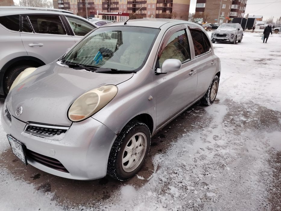 Продам машину Ниссан Марч 2003