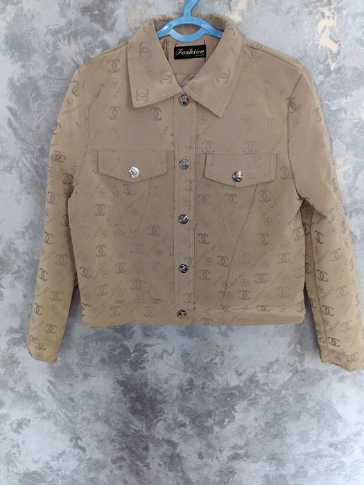 CHANEL kostumchik sotiladi yangi