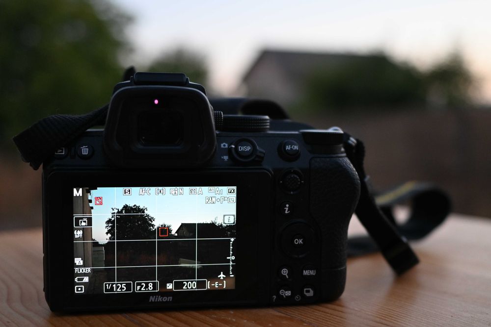 Nikon Z5 Mirrorless 9477 cadre + acumulator original cadou