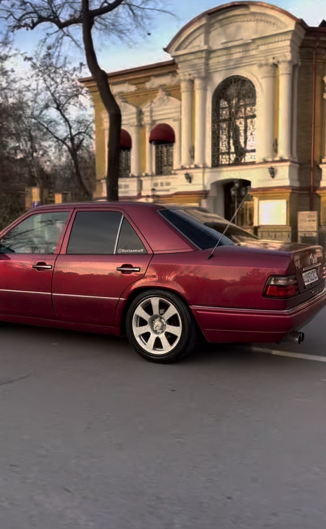 Mercedes-Benz W124 E320