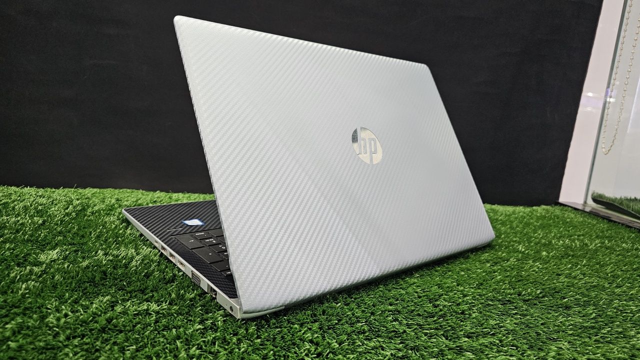 Hp bu Hamma navaroti universal bo'lgan noutbuk izlaganlar bormi ?