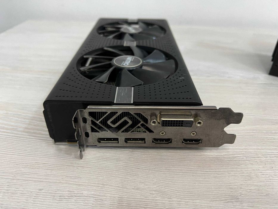 SAPPHIRE NITRO+ Radeon RX 580 8Gb /256bit  в отличном состоянии