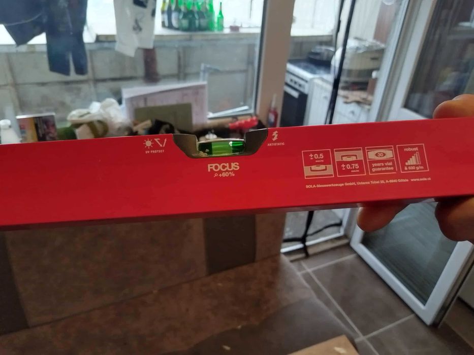 Нивелир SOLA червен метален 150см