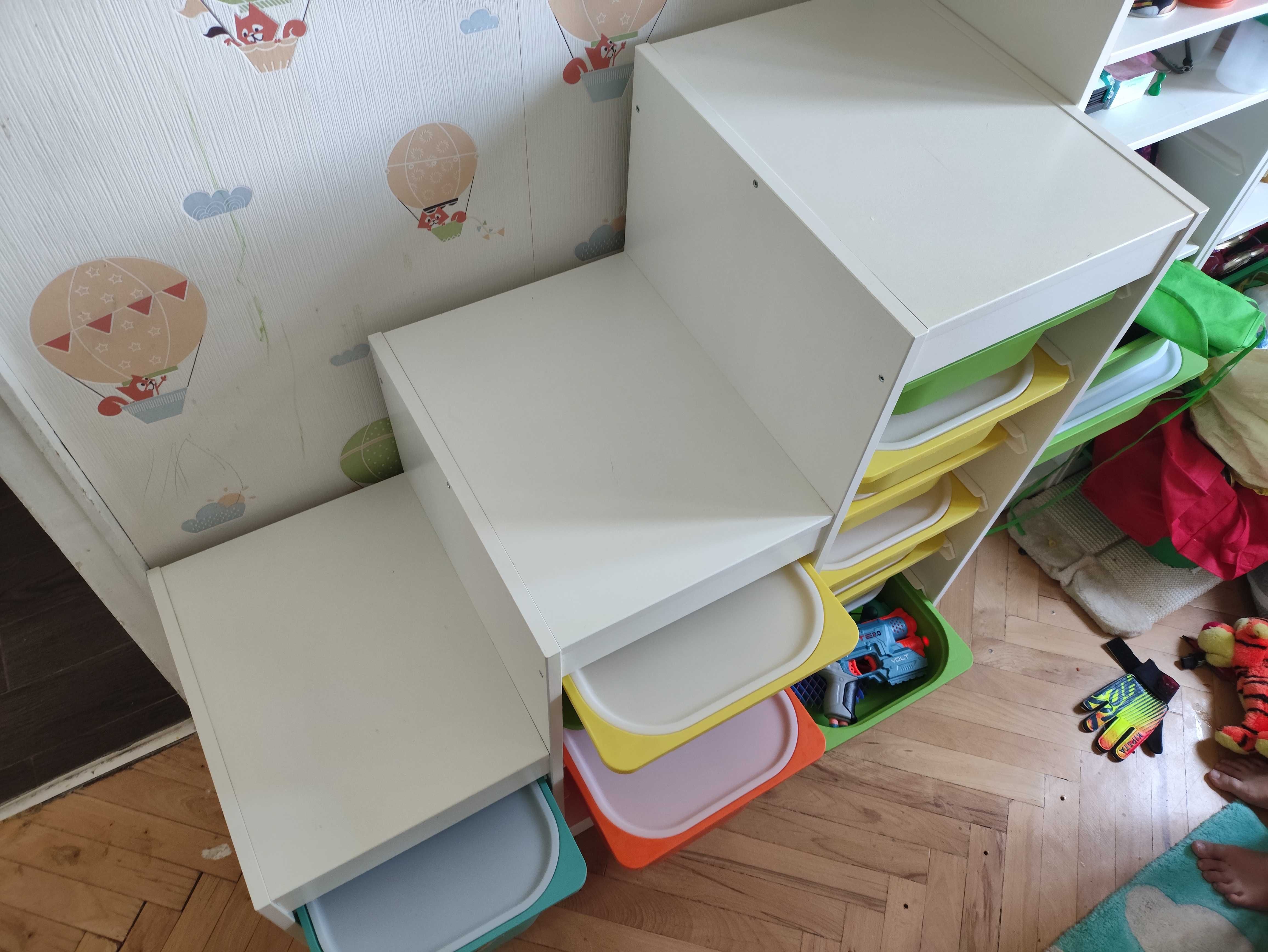 Шкафове за съхранение на играчки Ikea