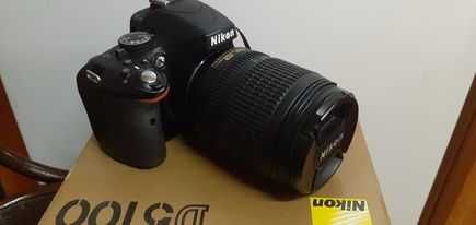 Nikon D5100  на 10284кадъра + Nikkor 18-105 mm обектив