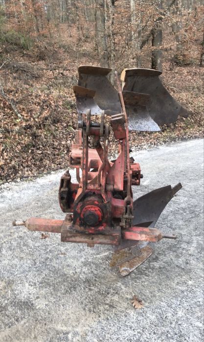 Plug pentru diferite Tractoare