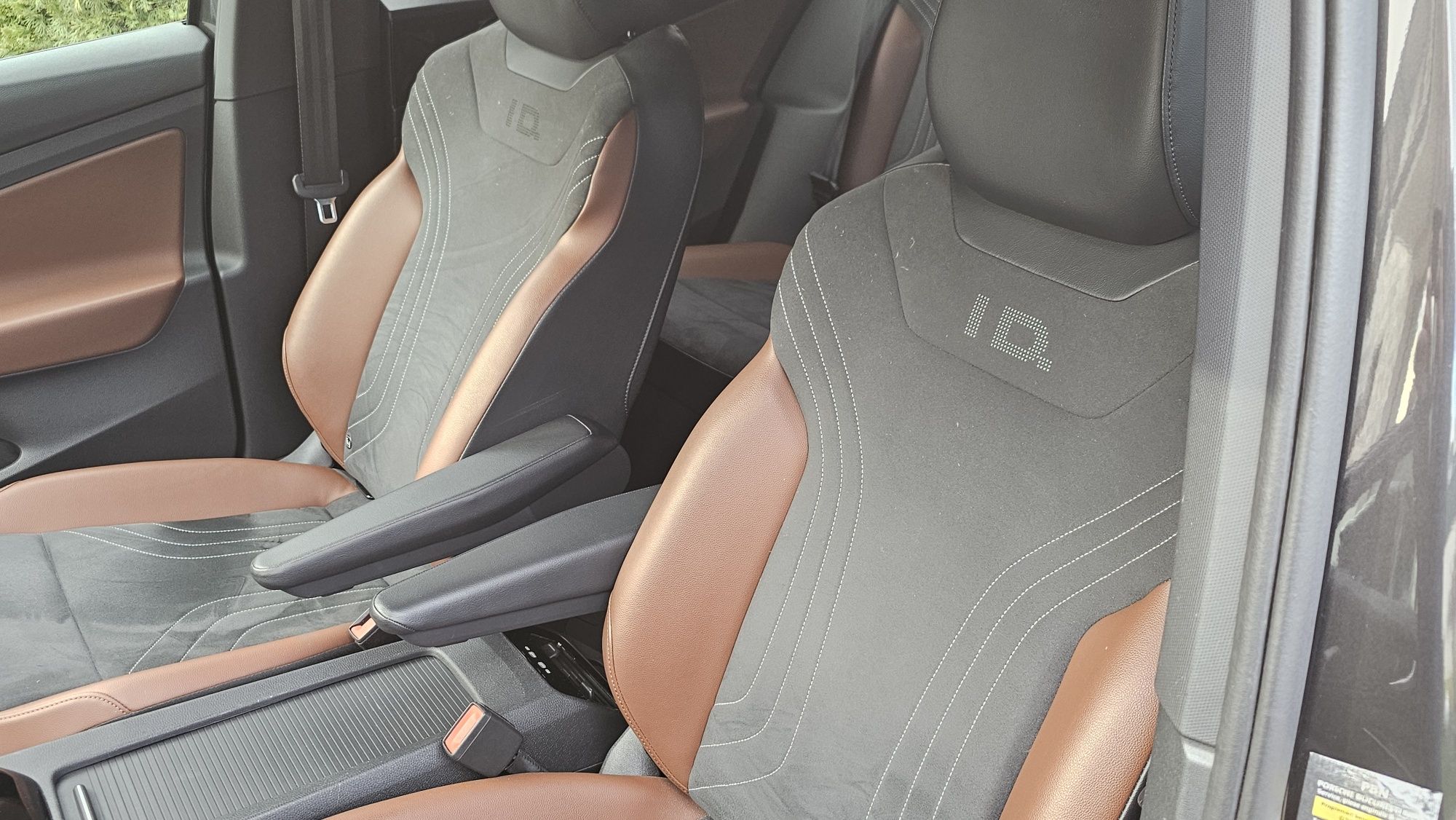 Volkswagen ID4 Electric,CADOU statie de incarcare (Wallbox)11Kw