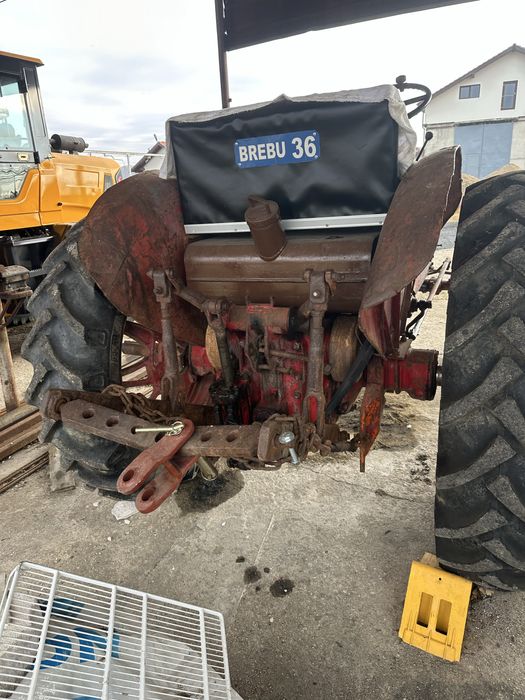 Vind UTOS cu motor de 650 original plus 1 pt piese(fara motor)