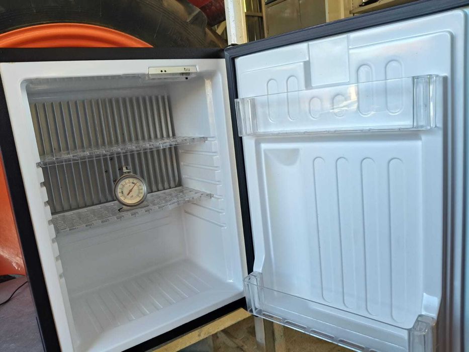 Frigider / minibar, rulota, camping, camion, casa de vacanta, 12 volti
