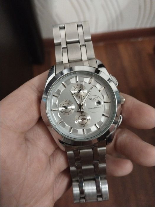 Продам часы кварцевые