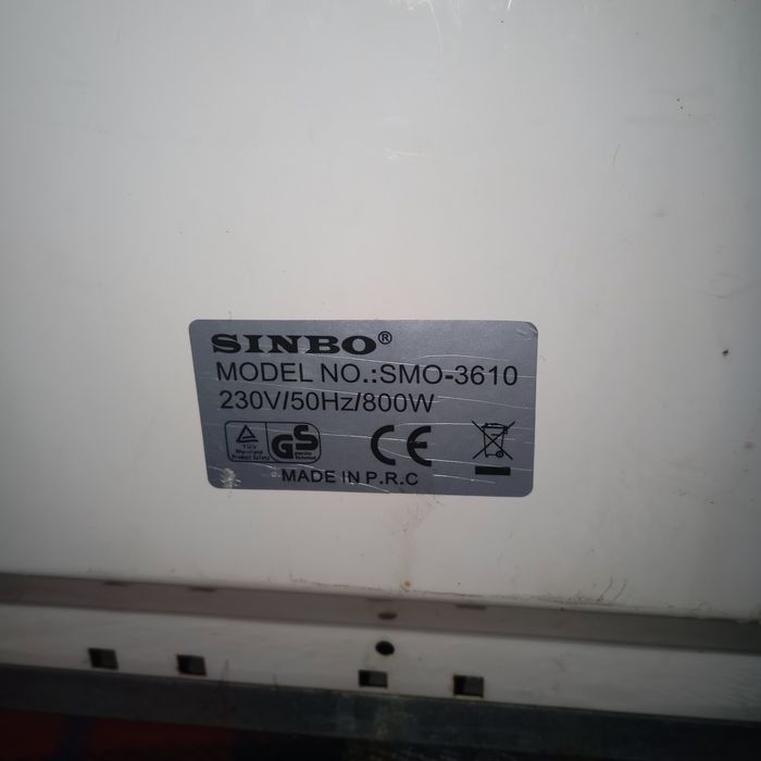 Микроволновка рабочая, в хорошем состоянии