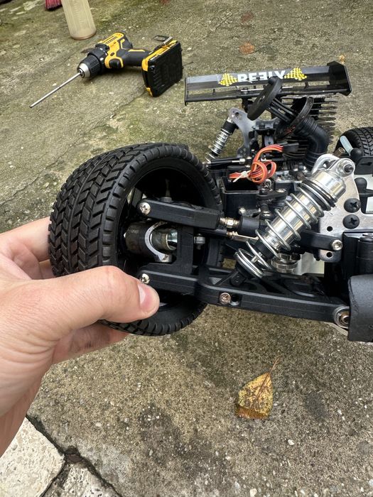 Automodel reely 1:8 nitro