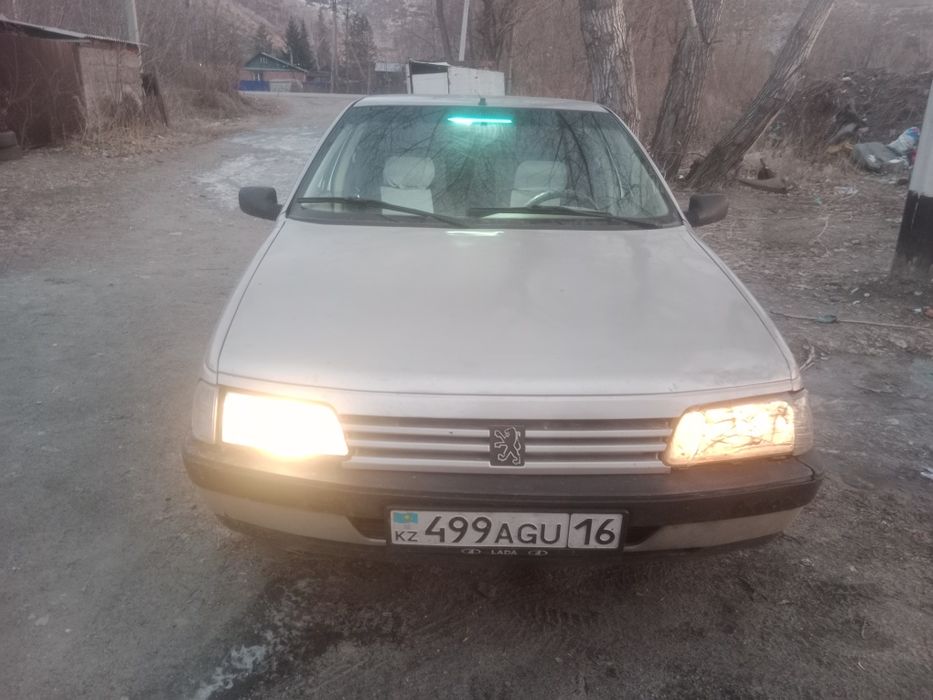 Продам  Пежо 405