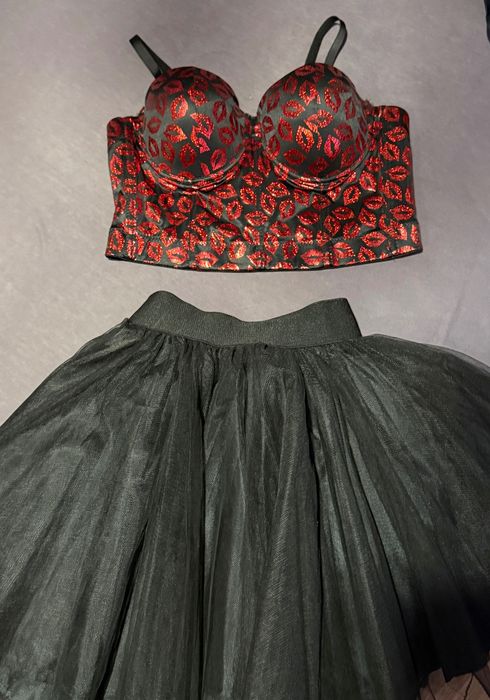 Къс елегантен топ