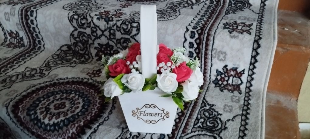 Gullar bor soʻlimaydi yillab turafi