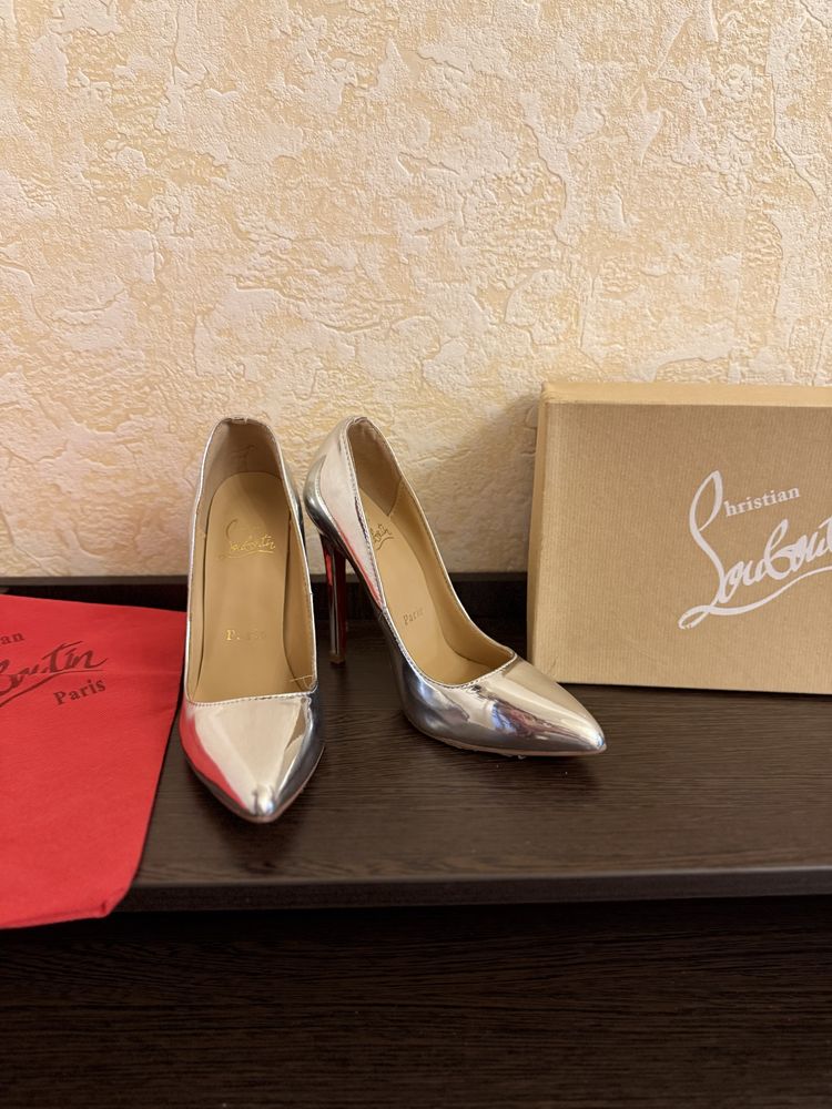 Tufli Christian Louboutin