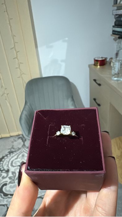 Inel de logodnă de aur, Teilor