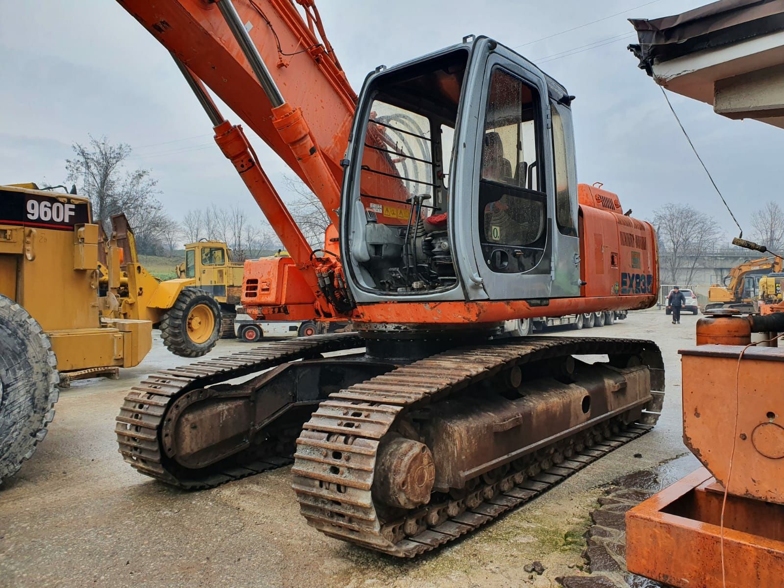 Fiat hitachi EX235 EX 215 EX255 dezmembrez