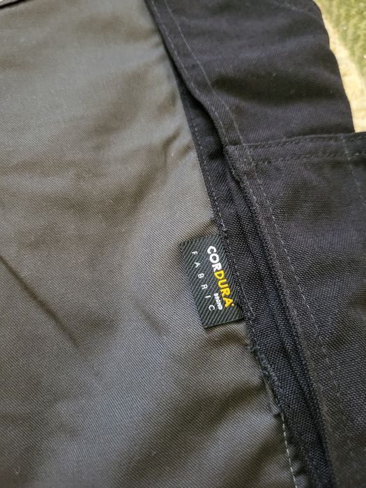 Mascot pantaloni scurti