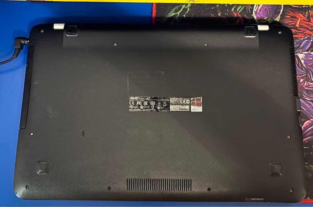 Laptop Asus F751M