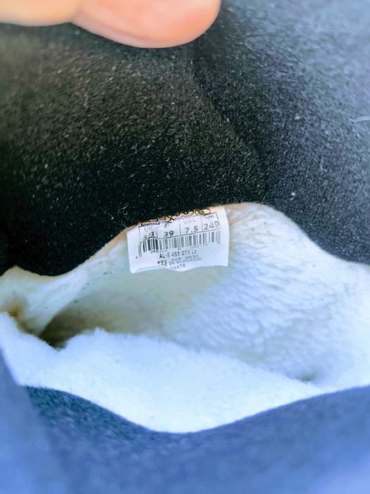 Lowa îmblănite Goretex pt lucru cu crăpături finuțe exterior